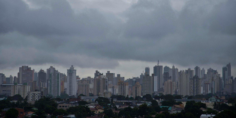 Previsão de tempo nublado e chuvas nesta segunda em Goiânia