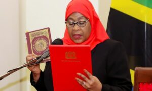 Samia Suluhu é a primeira mulher presidente da Tanzânia