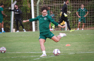 Nicolas comemora primeiro gol pelo Goiás: "Nos dá confiança"