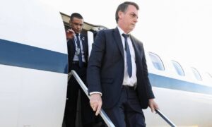 Bolsonaro inaugura aeroporto na Bahia