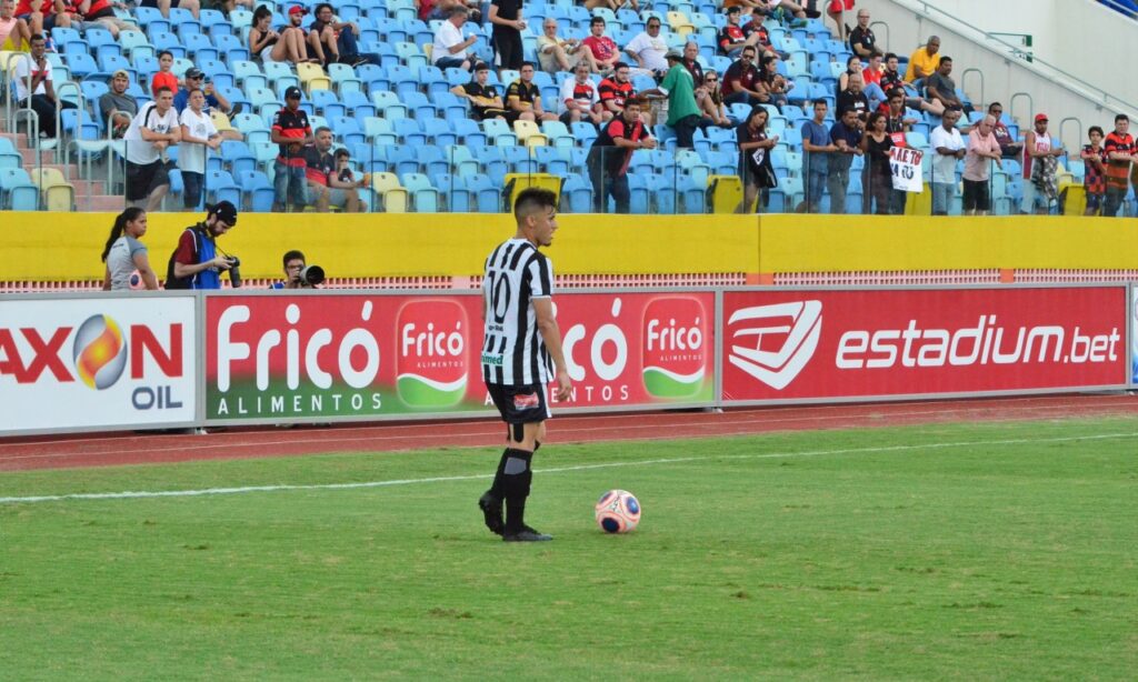 Goiânia busca a primeira vitória