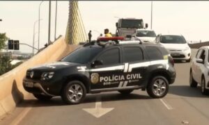 Homem é morto com vários golpes de faca em viaduto de Anápolis