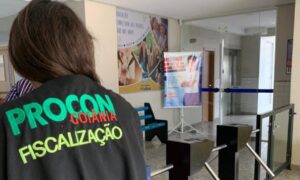 Procon Municipal fiscaliza lista de material escolar e matrículas em escolas