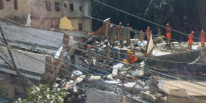 Prédios que desabaram no Rio eram irregulares e estavam interditados