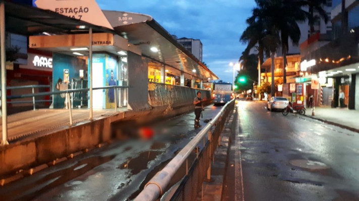 Homem morre após atropelamento de ônibus no Eixo Anhanguera