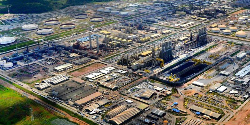 Petrobras sobe preço da gasolina nas refinarias em R$ 0