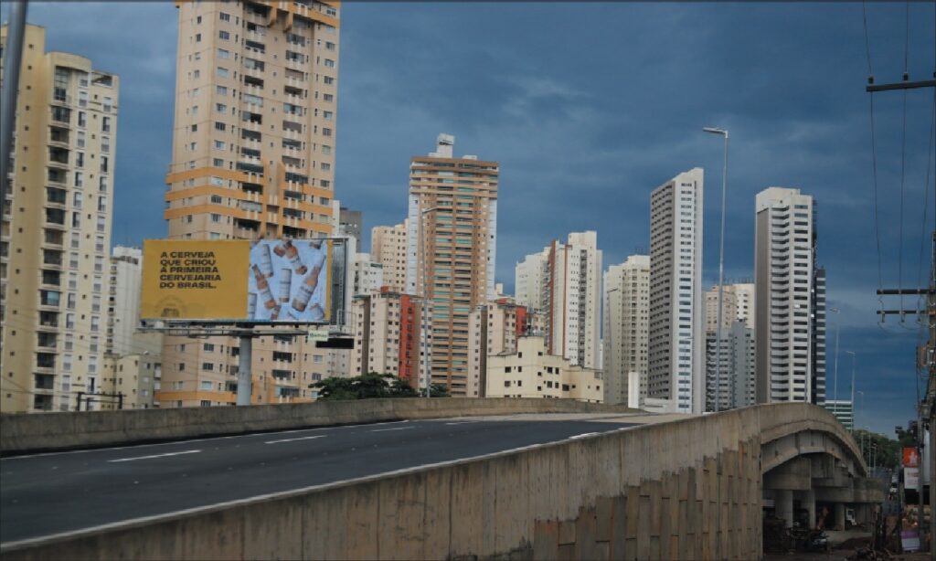 Tráfego do viaduto da Jamel Cecílio é liberado