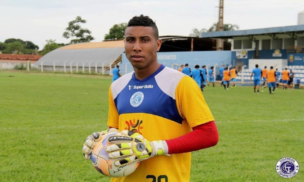 Goianésia anuncia a contratação do goleiro Luan