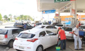 Gasolina mais cara do país é registrada no Centro-Oeste