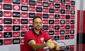 Wagner Lopes analisa vitória e continuidade na Série B