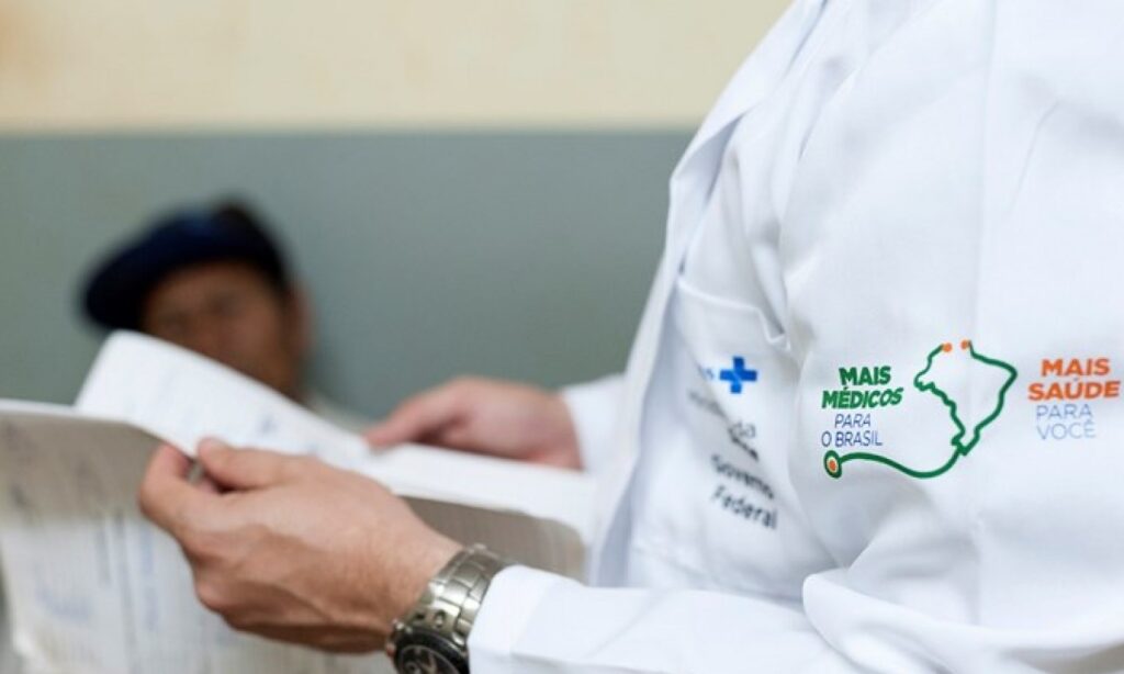 Cidades desenham programas para substituir Mais Médicos