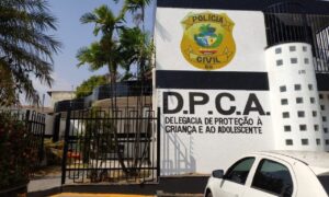 Dona de casa de prostituição é presa por exploração sexual de adolescentes