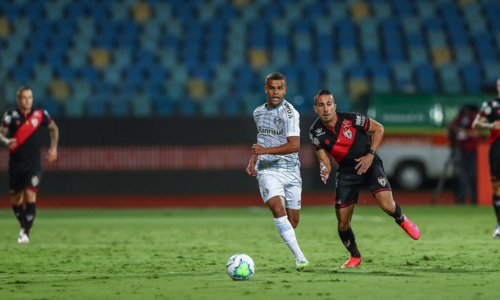 Atlético e Grêmio ficam no empate no estádio Olímpico