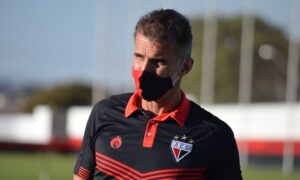 Vagner Mancini joga favoritismo para o Flamengo e espera contar com Jean e Jorginho