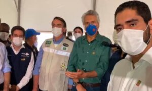 Vistoria de hospital marca encontro de Bolsonaro