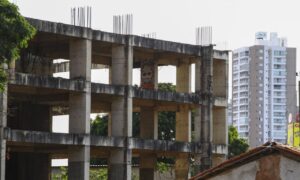 Goiânia possui mais de seis mil obras embargadas