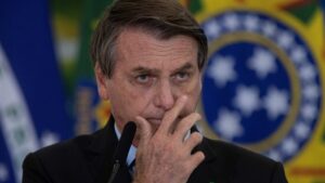 Grupo de cientistas renuncia coletivamente a condecoração dada por Bolsonaro