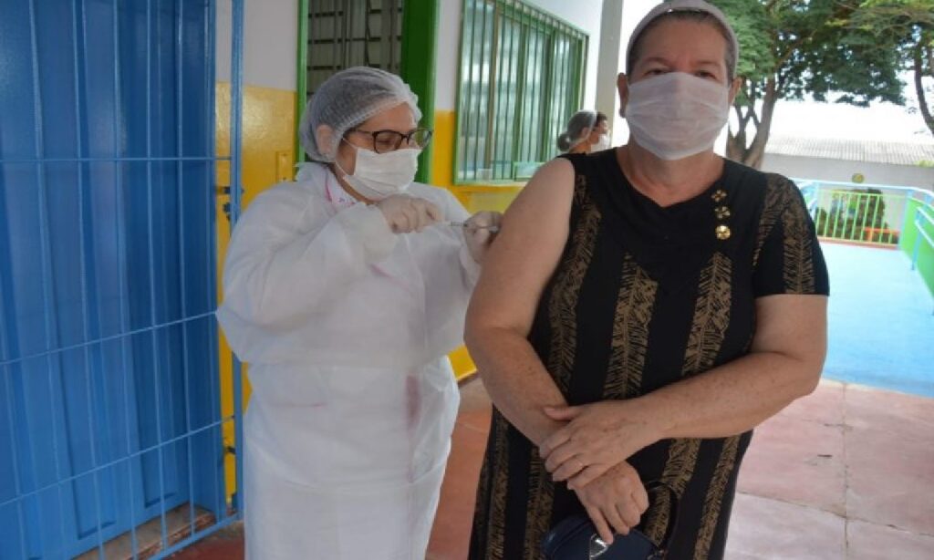 Goiânia ultrapassa meta de vacinação de idosos contra a influenza