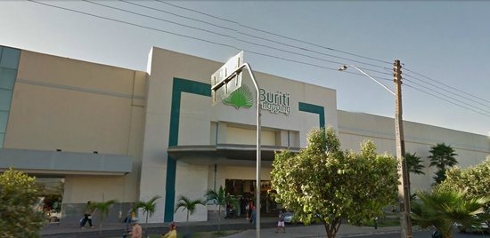 Três homens armados assaltam joalheira em shopping de Aparecida