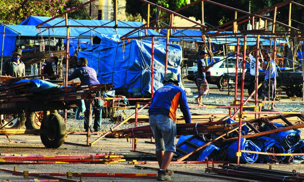 Feirantes lutam para ampliar área