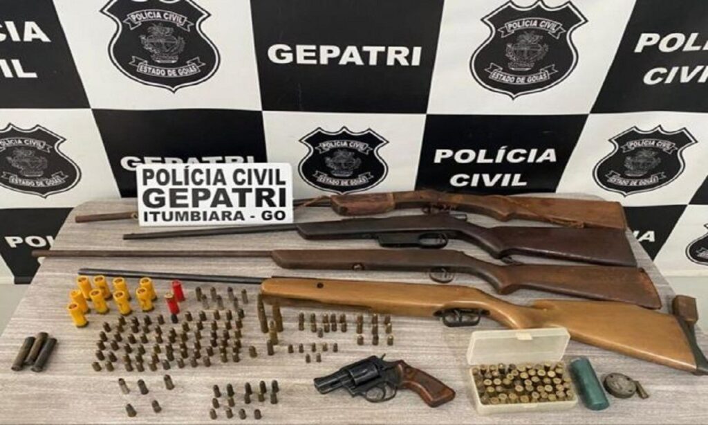 Investigado por ameaça é preso com diversas armas e munições