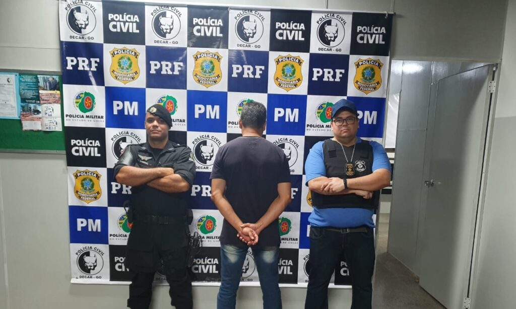 Policiais prendem suspeito de receptação de carga