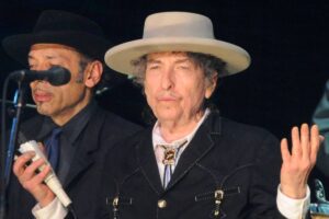 Bob Dylan é acusado de abuso sexual contra garota de 12 anos