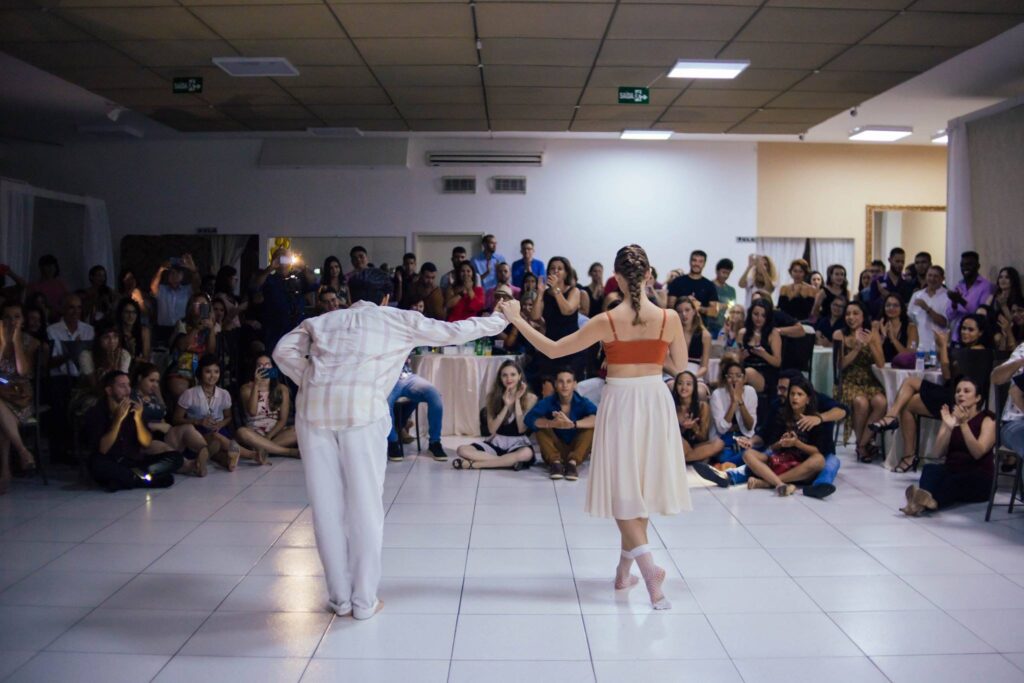 ‘O Broto’: da sala de aula para os palcos