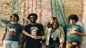 Boogarins realiza último show do ano em Goiânia