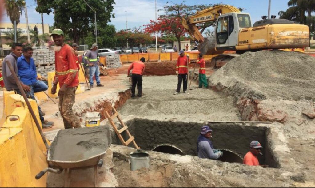 Prefeitura de Goiânia inicia construção de rede de drenagem na Avenida Araguaia