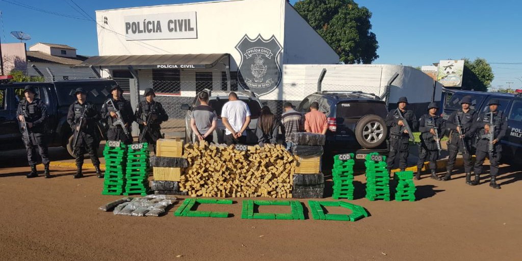 Quadrilha é presa com 700 quilos de maconha na GO-050