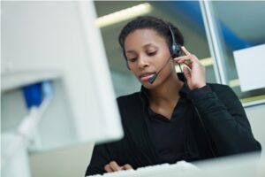 Empresa de telefonia abre 700 vagas de call center em Goiânia