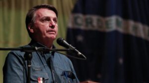 Bolsonaro se contradiz e sanciona orçamento secreto para 2022