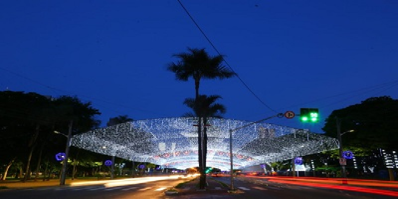 Prefeitura inaugura iluminação de Natal da Praça Tamandaré