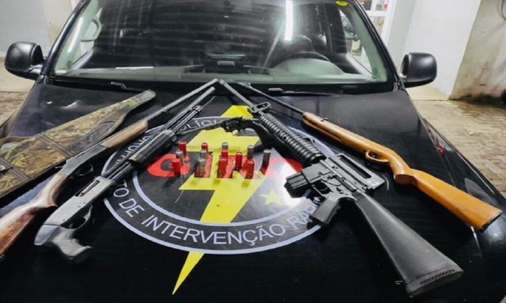 Homem é preso suspeito de comércio ilegal de armas em Goiânia