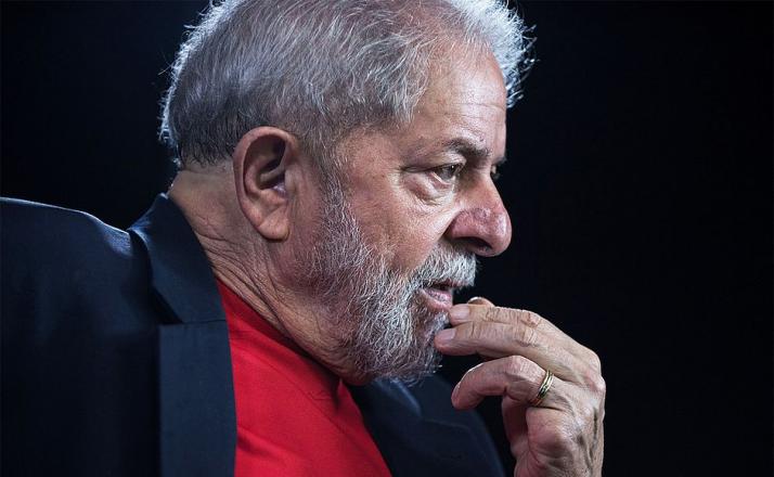 Lula volta para carceragem em Curitiba após cremação do corpo do neto