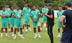 Goiás recebe Grêmio em casa e busca vitória para sair da lanterna da competição