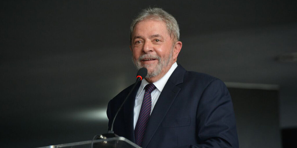 Lula fica em silêncio em depoimento à Polícia Federal