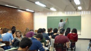 Estudantes poderão renovar o Fies até o dia 23