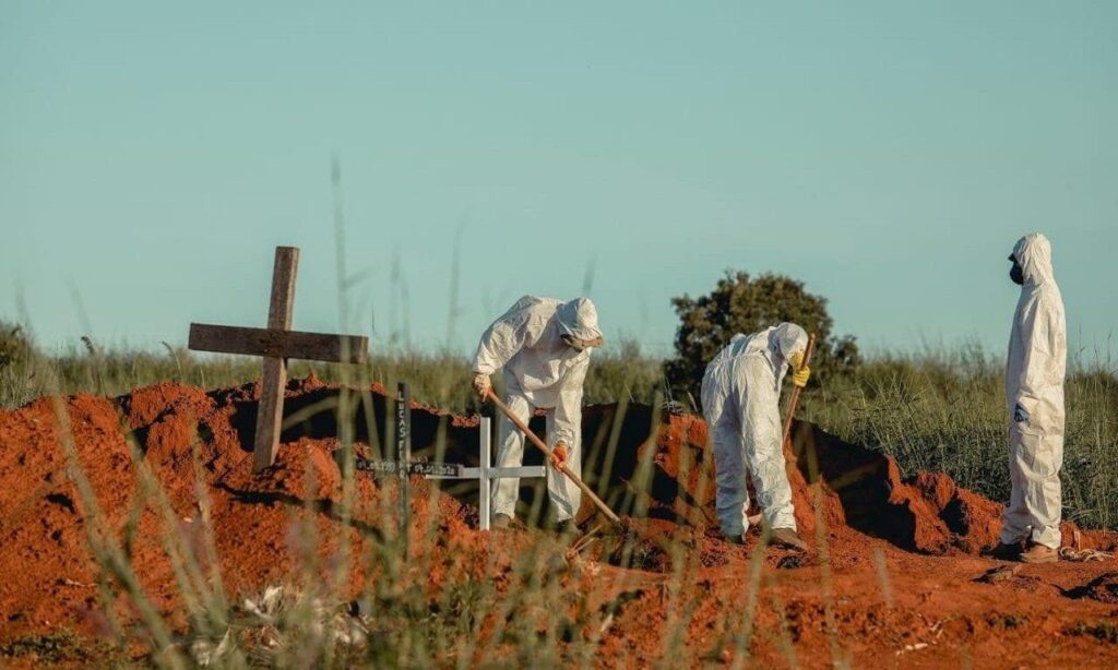 Brasil tem 87.618 mortes por Covid-19 e 2.442.375 casos confirmados