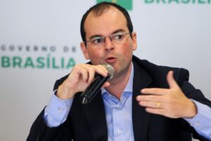 Em reunião com prefeito e vereadores