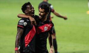 Atlético massacra o Flamengo e vence na estreia da Série A