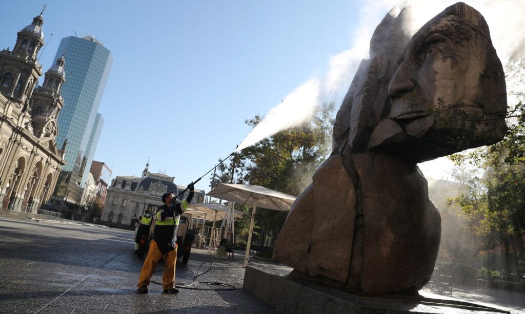 Chile libera deslocamentos internos de vacinados