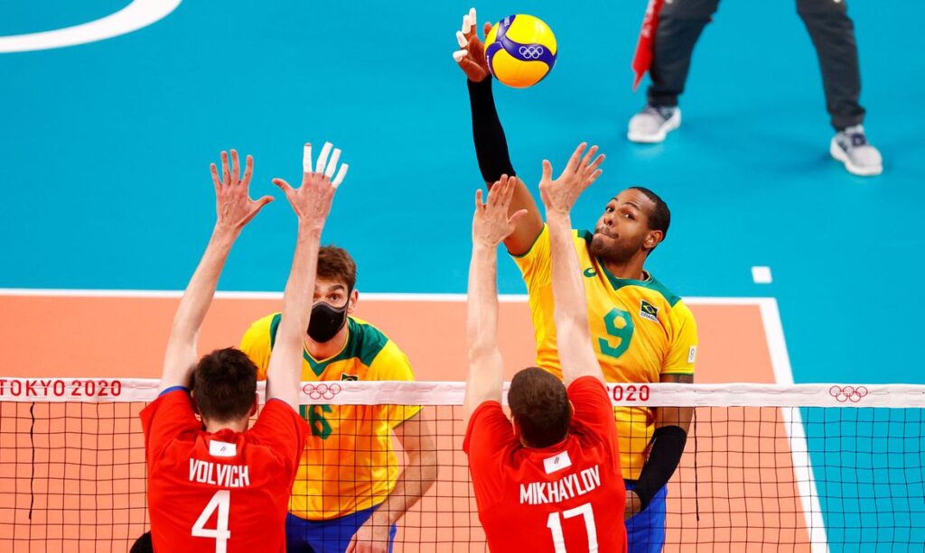 Brasil perde para o Comitê Russo no vôlei masculino por 3 sets a 0