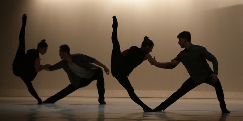 Estúdio de Dança oferece bolsa para estudante da rede pública