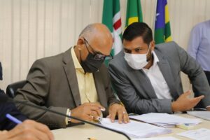 Prefeito Rogério Cruz entrega projeto Tributário à Câmara de Goiânia