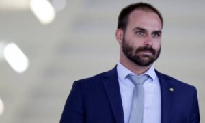 PSL avalia processo disciplinar de Eduardo Bolsonaro nesta terça-feira