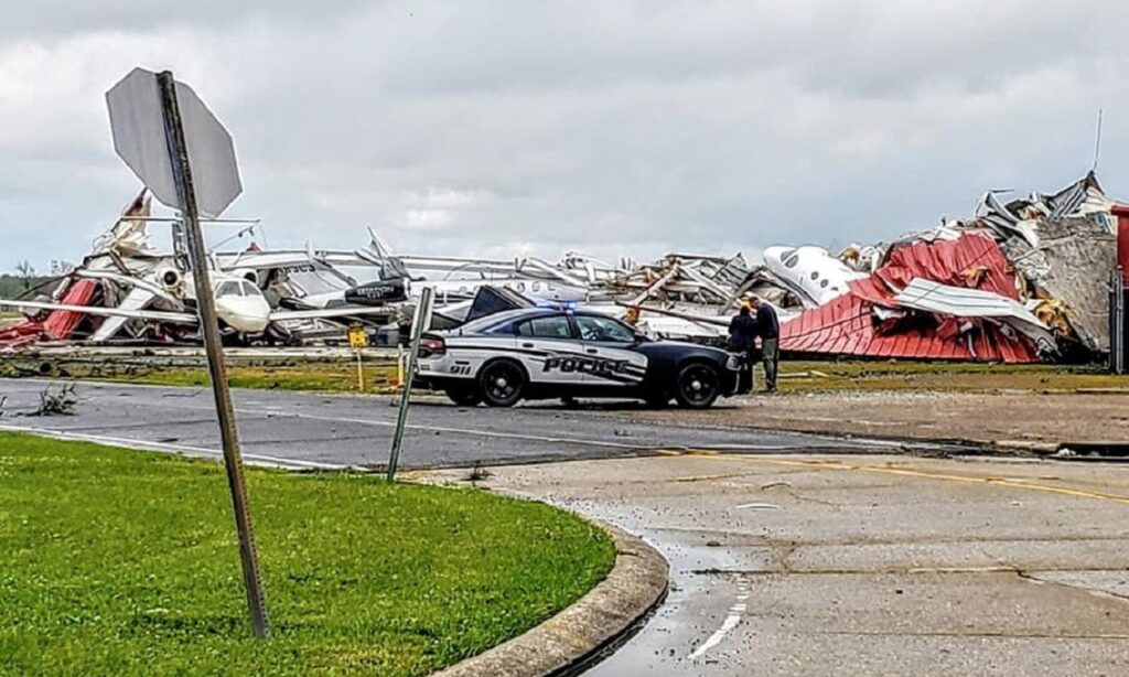 Tornados matam pelo menos seis pessoas nos Estados Unidos