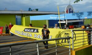 Manifestantes voltam a protestar em Carrefour de Goiânia contra assassinato de homem negro