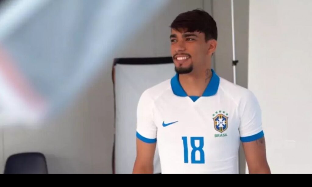 Seleção brasileira vai usar uniforme branco na estreia